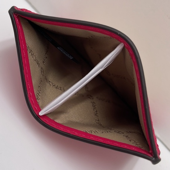 MICHAEL KORS
Large Pebbled Leather Card Holder Case
Electric Pink
NWT - Picture 4 of 16